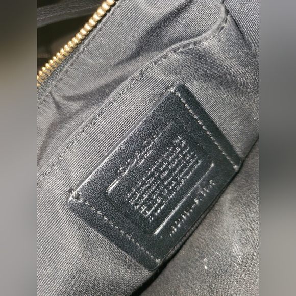 Beautiful coach purse - Picture 12 of 16